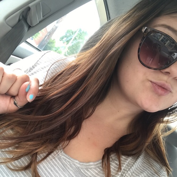 Meet your Posher, Heather - Picture 1 of 1